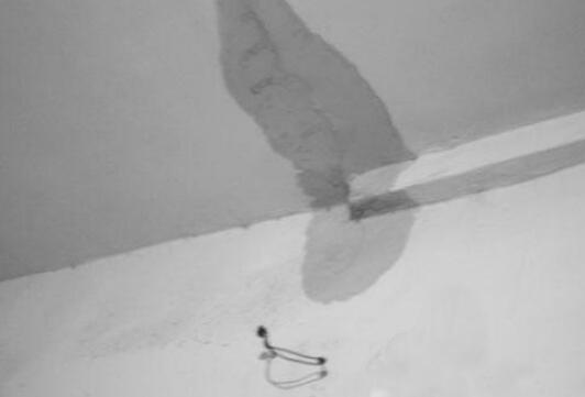 金屬屋面檐口滲水應該怎么解決？