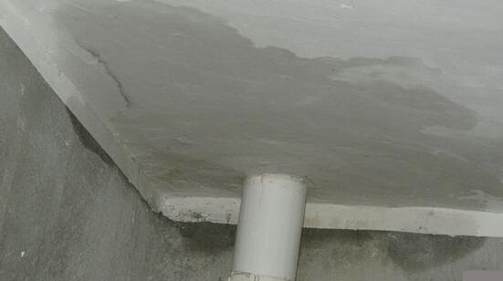 墻面滲水有什么辦法修復(fù)？屋頂防水施工的時候這些要留意